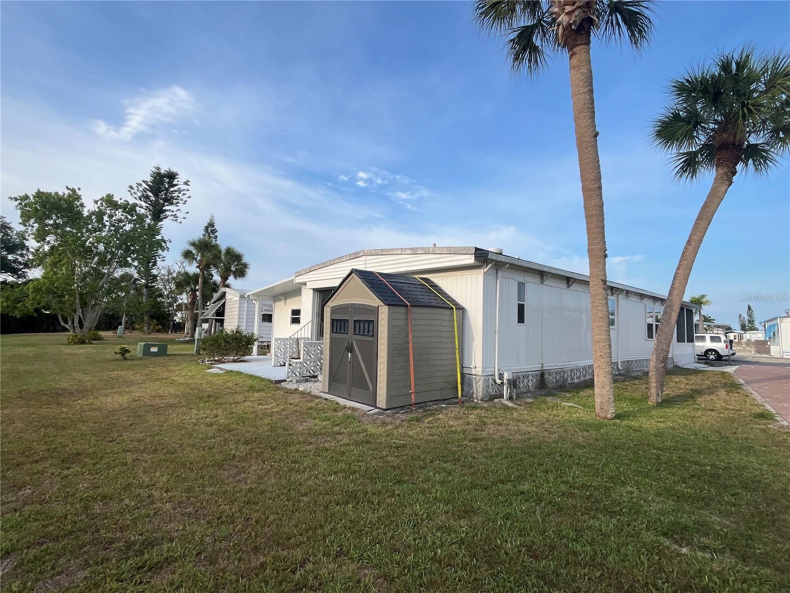 825 Jolanda Cir Property Photo 6