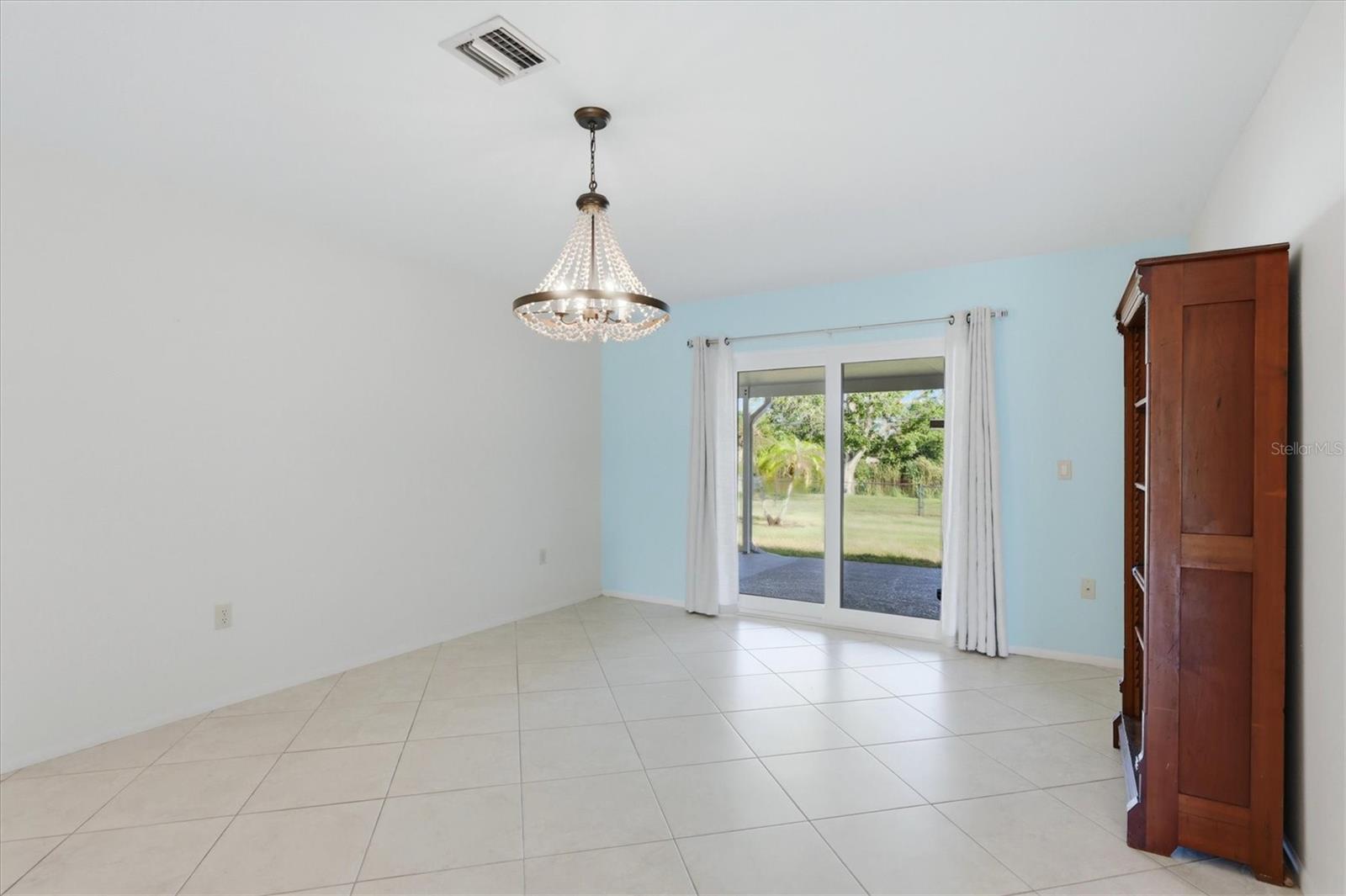 255 Rigel Rd Property Photo 5