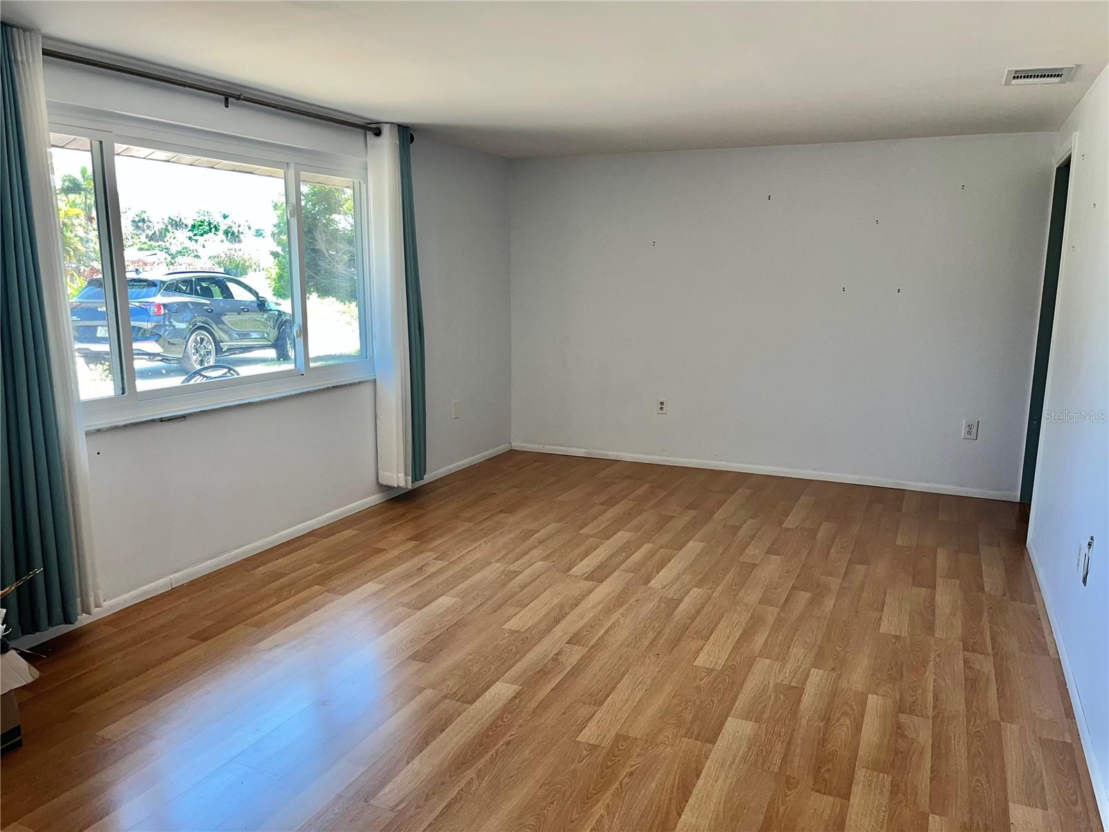 503 S Venice Blvd Property Photo 2