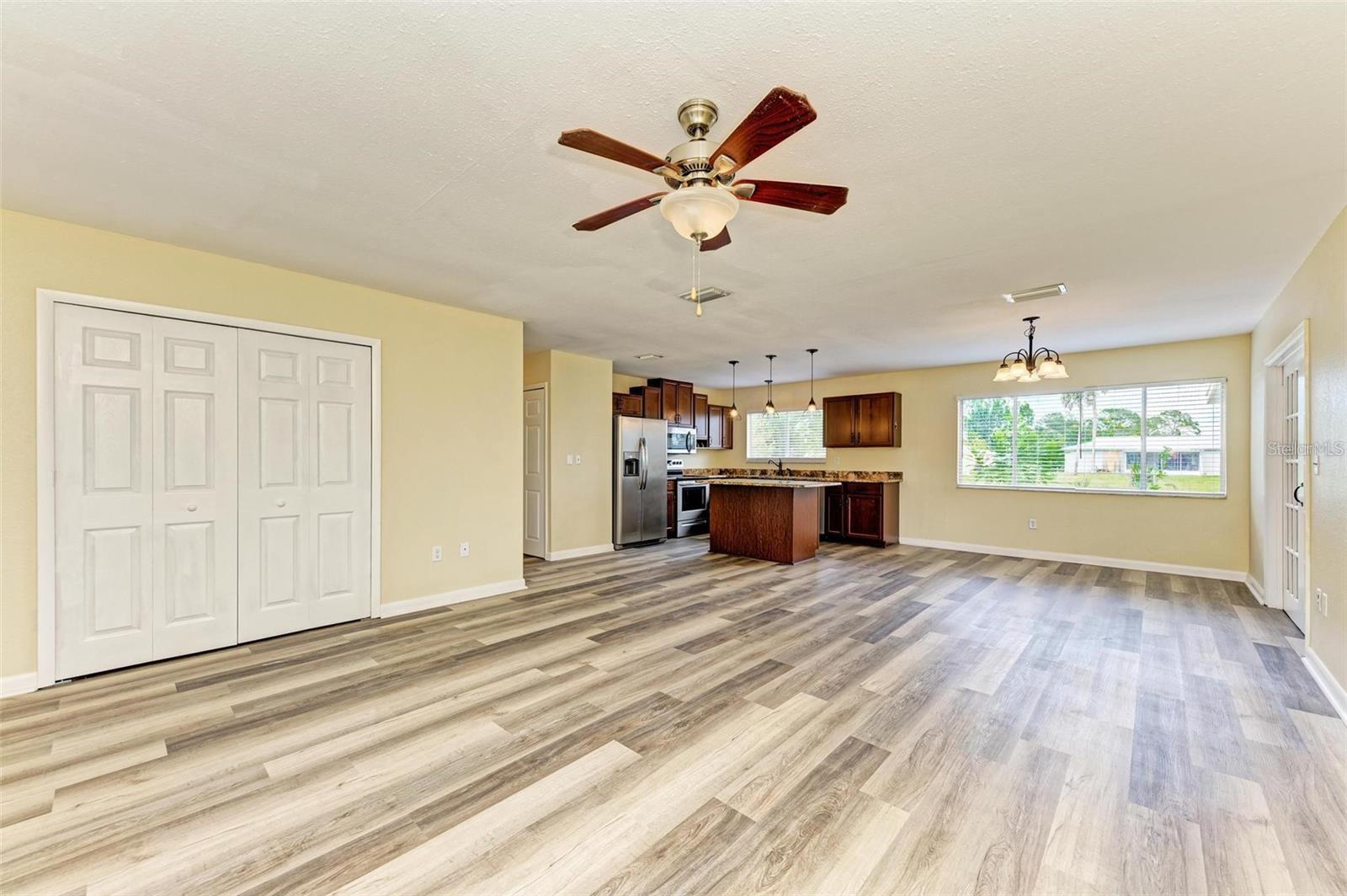 7120 Elyton Dr Property Photo 2