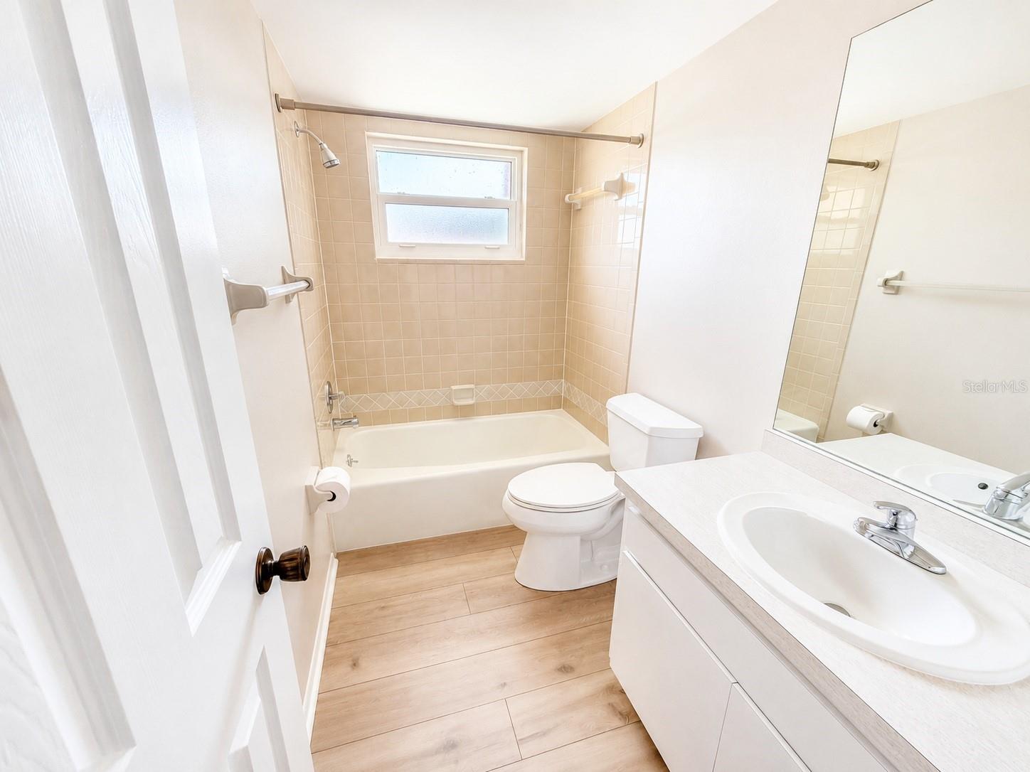 211 Rubens Dr #e Property Photo 22