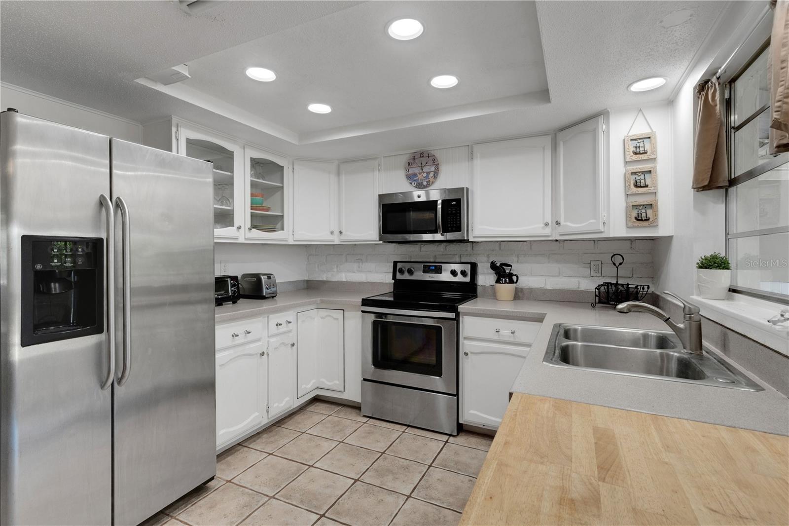 979 Kimball Rd Property Photo 11