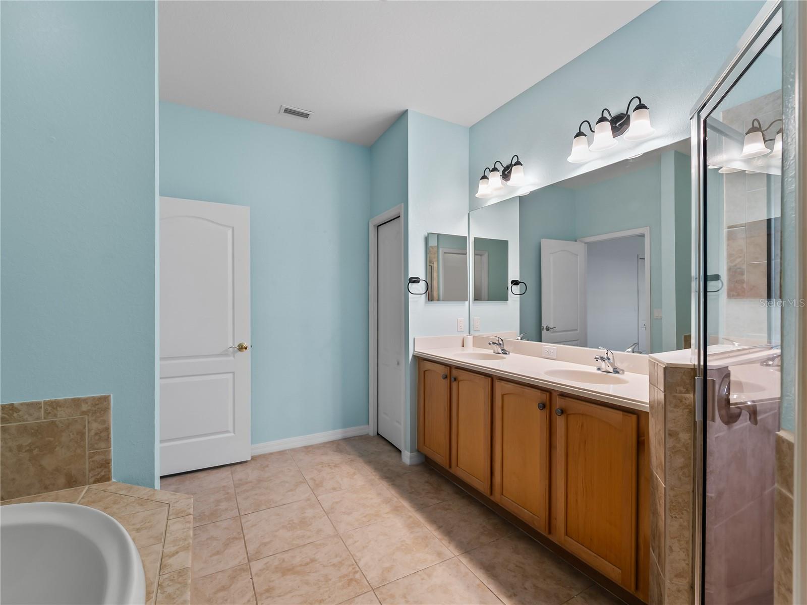 11631 Dancing River Dr Property Photo 36