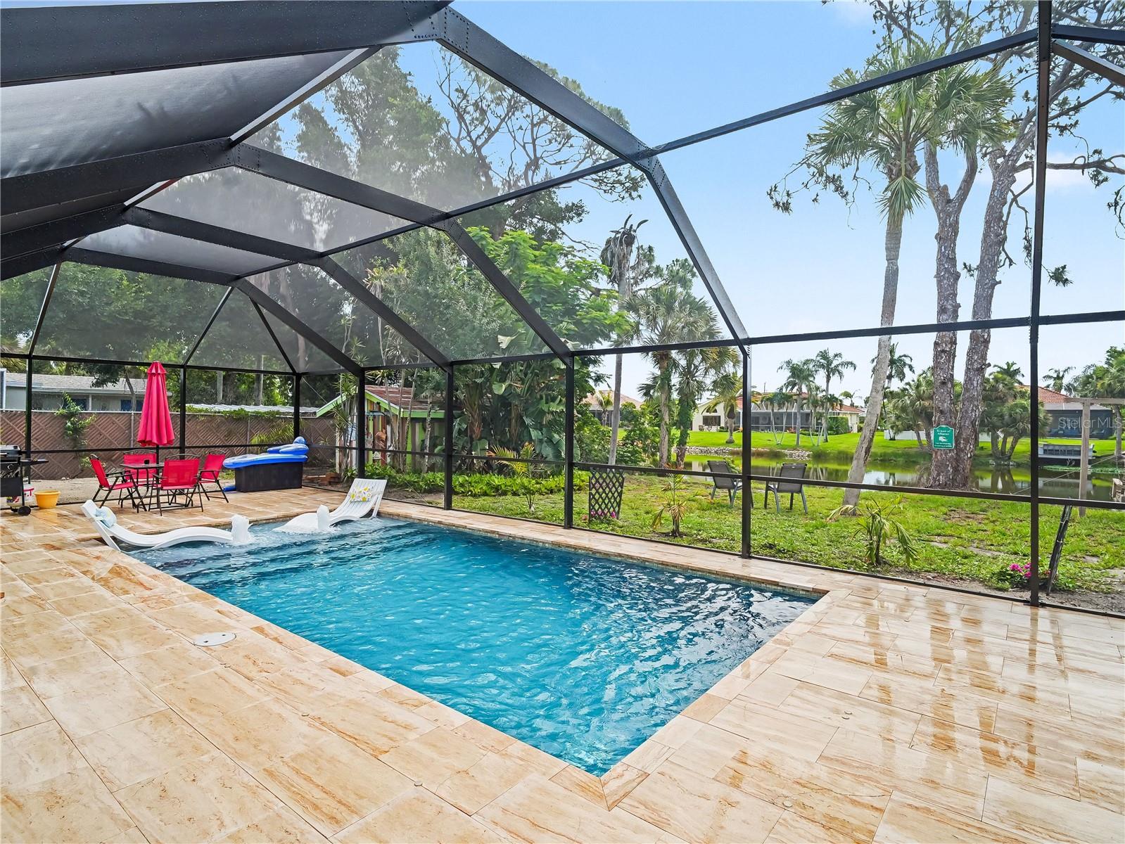 2320 Lake Shore Dr Property Photo 3