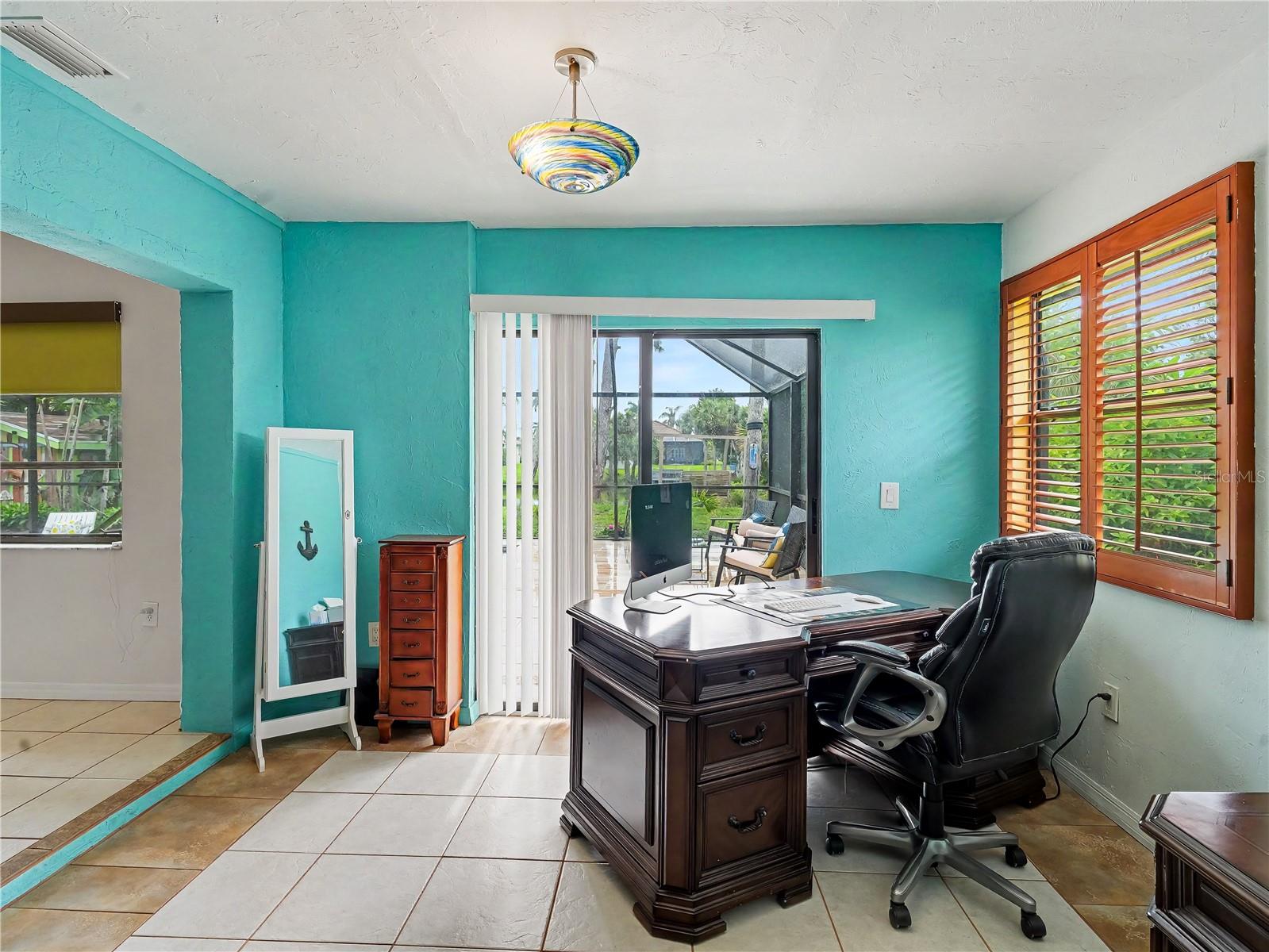 2320 Lake Shore Dr Property Photo 20