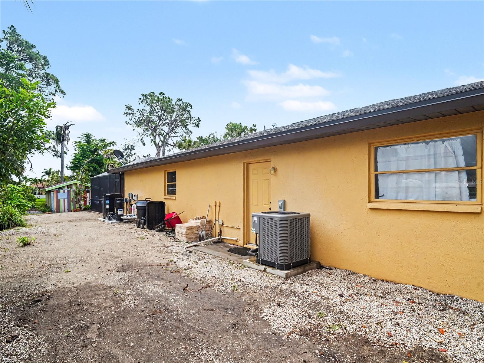 2320 Lake Shore Dr Property Photo 42