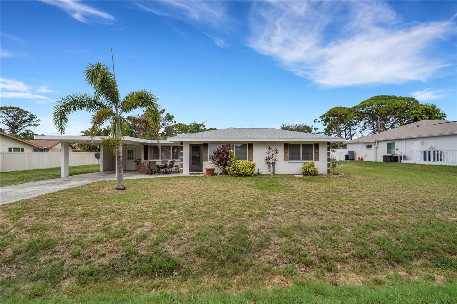 2830 Siesta Dr Property Photo 2