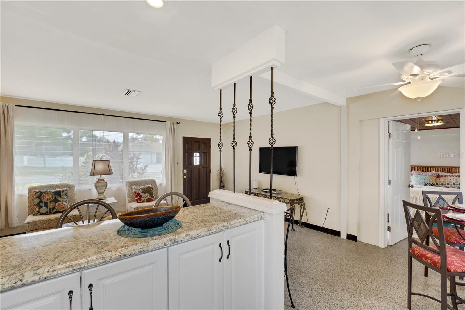 2830 Siesta Dr Property Photo 10