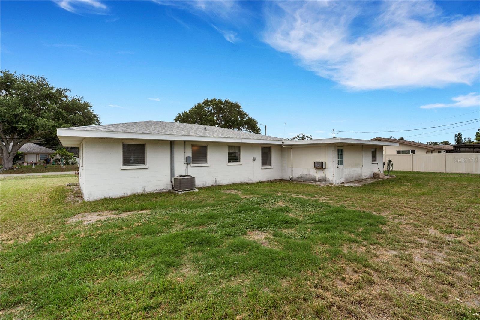 2830 Siesta Dr Property Photo 24