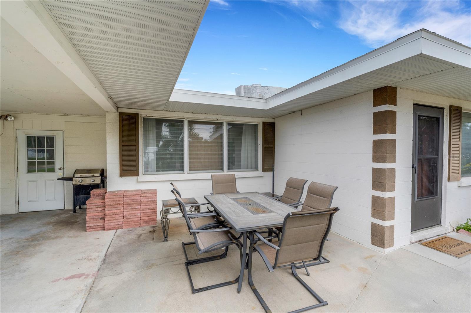 2830 Siesta Dr Property Photo 25