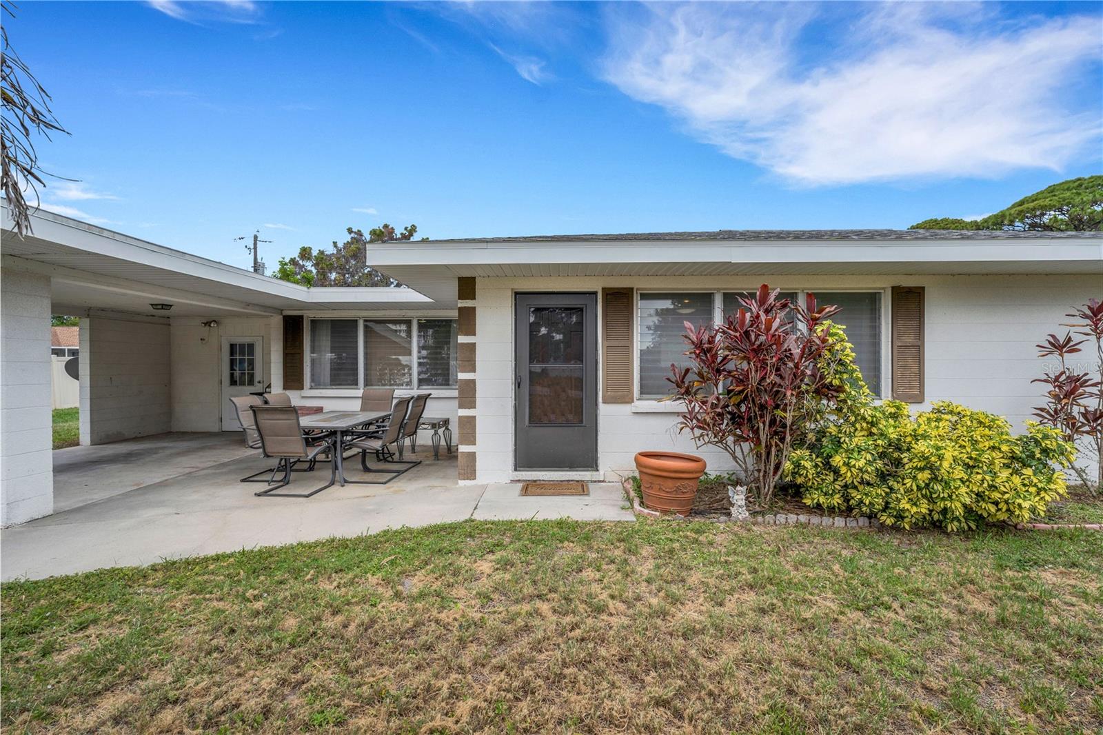 2830 Siesta Dr Property Photo 26