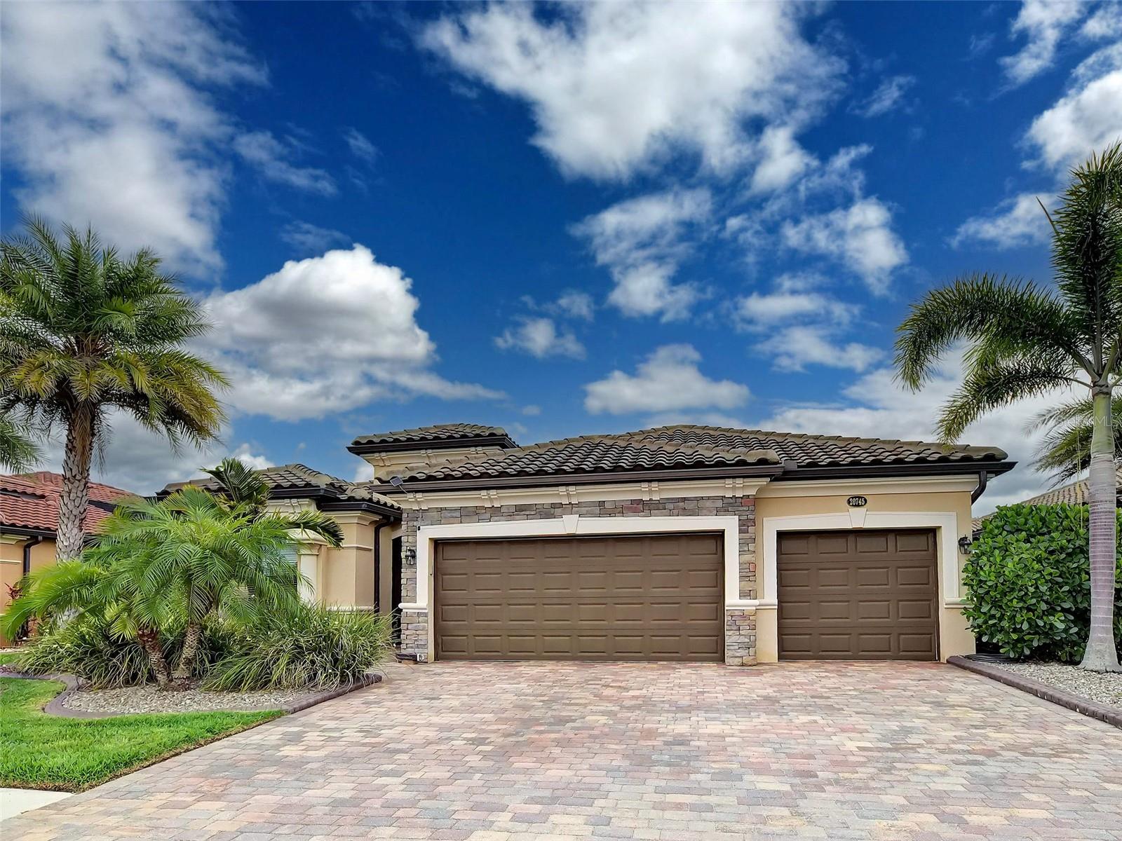 20745 Granlago Dr Property Photo 3