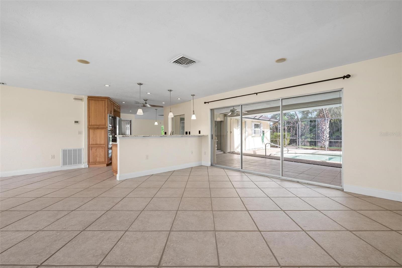 1011 Pine Forest Ct Property Photo 7