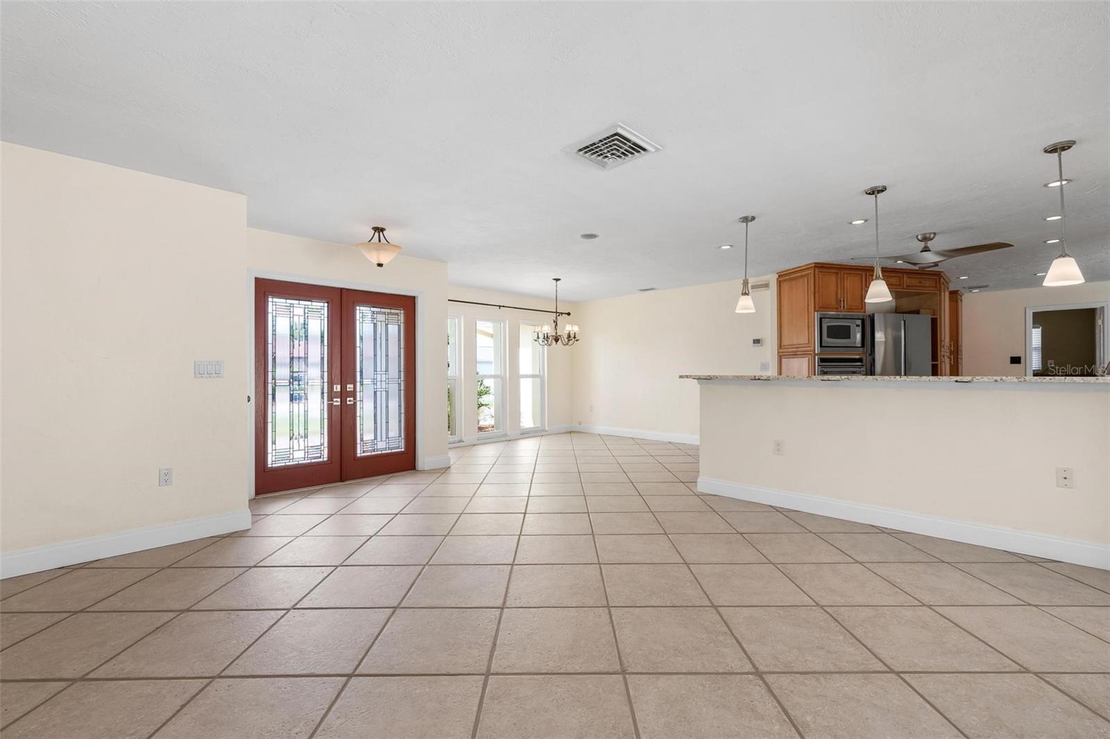 1011 Pine Forest Ct Property Photo 9