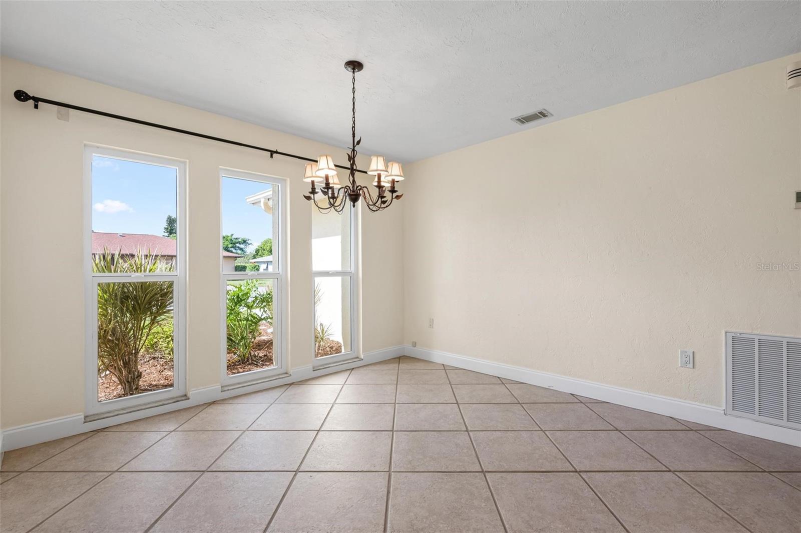 1011 Pine Forest Ct Property Photo 11