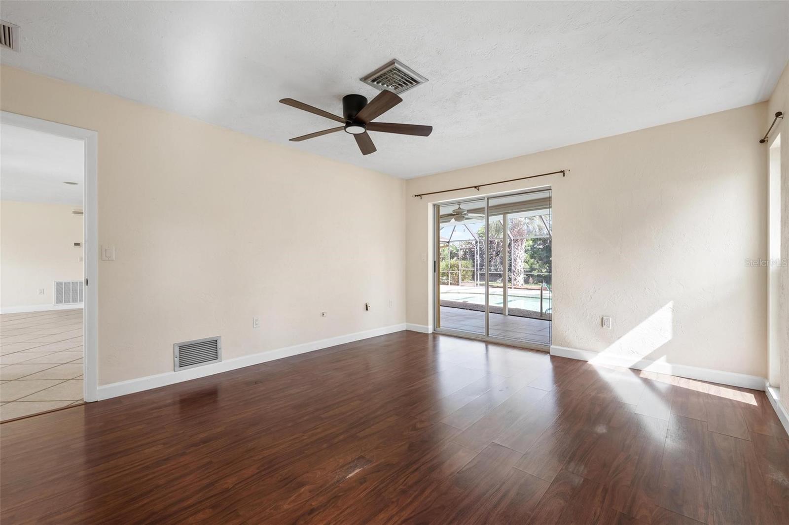 1011 Pine Forest Ct Property Photo 24