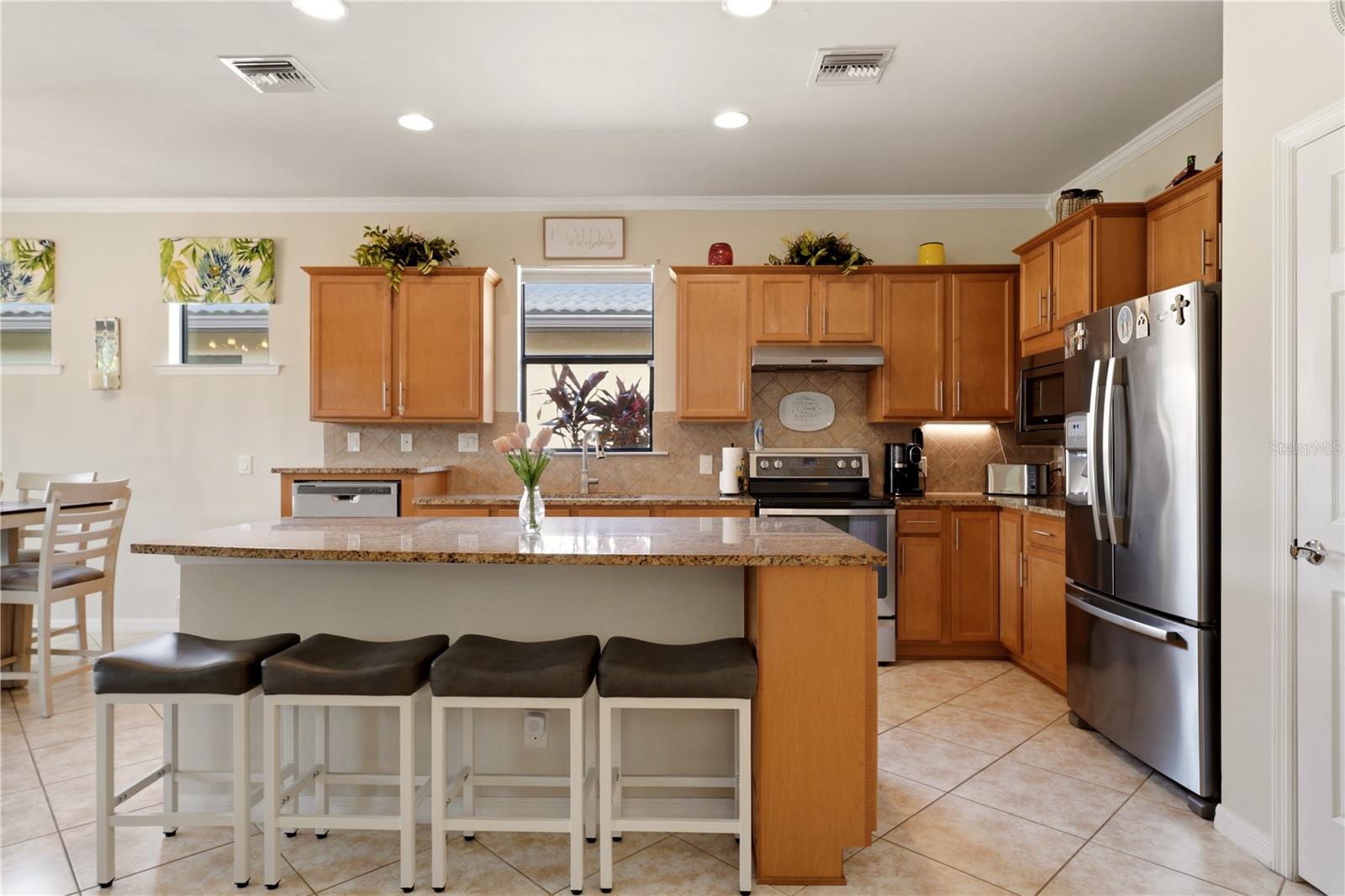 13920 Karina St Property Photo 5