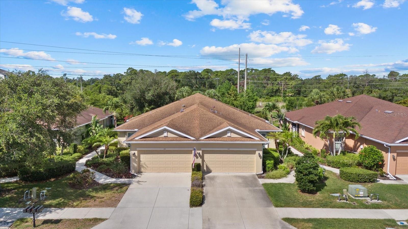395 Capulet Dr Property Photo 1