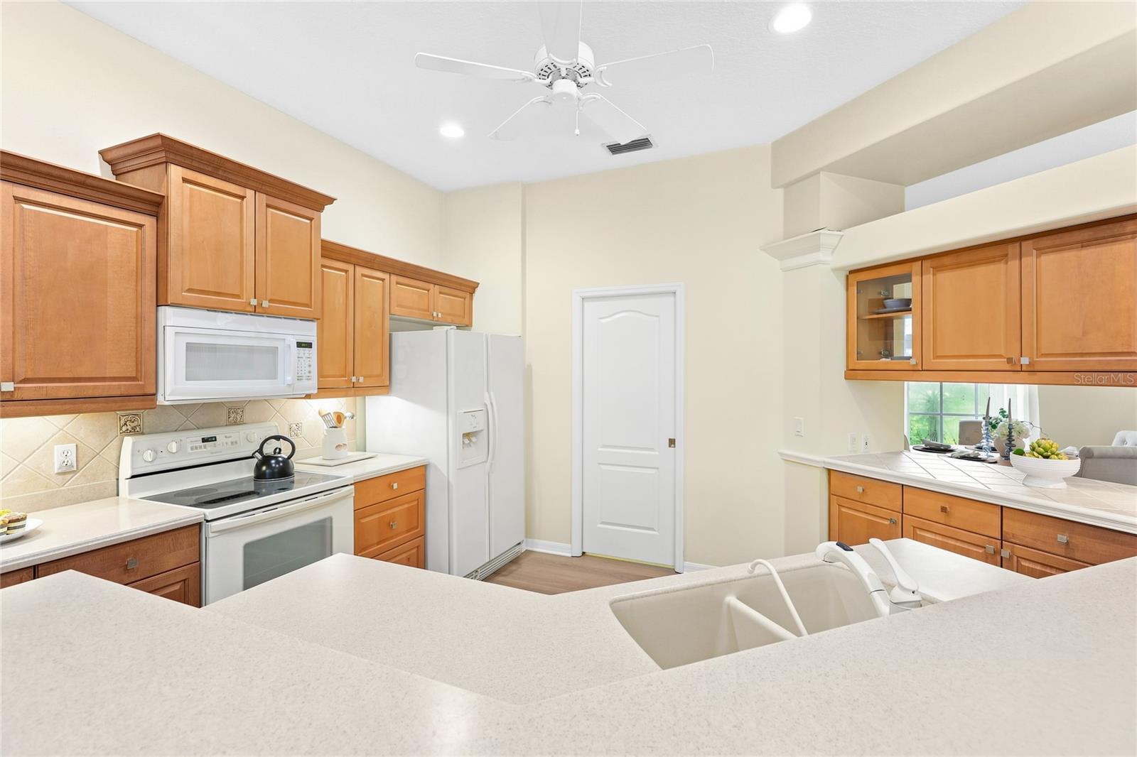 6718 Willow Pond Ln Property Photo 9