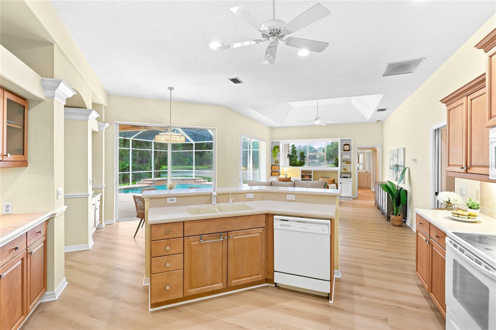 6718 Willow Pond Ln Property Photo 10