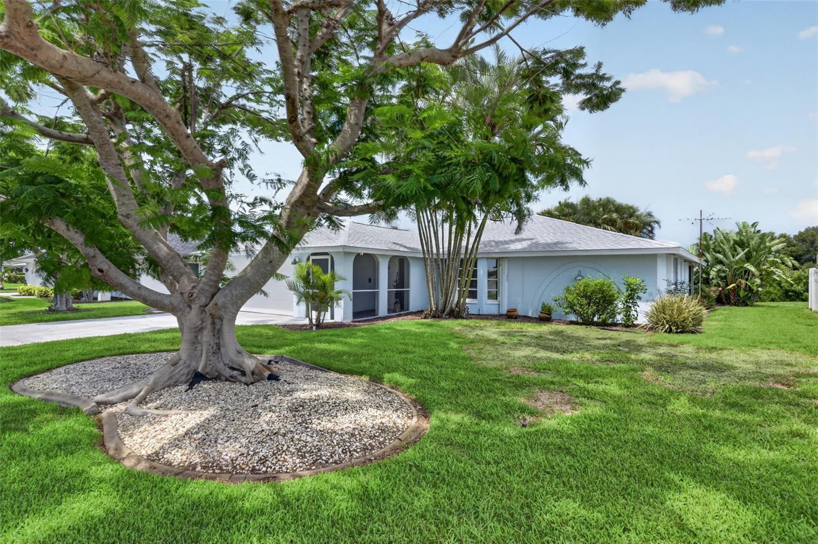 1226 Pine Needle Rd Property Photo 3
