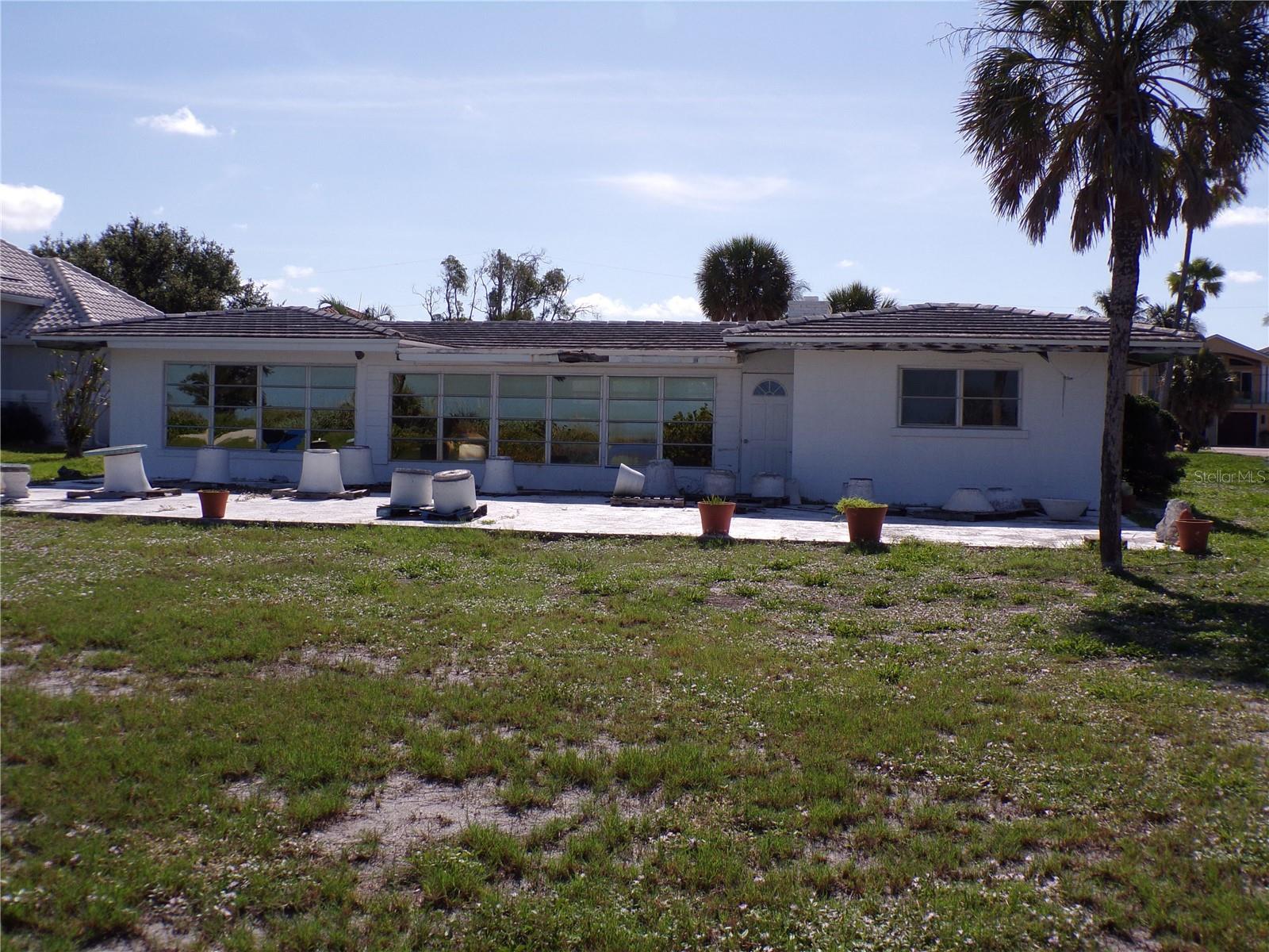 1124 Sunset Dr Property Photo 2