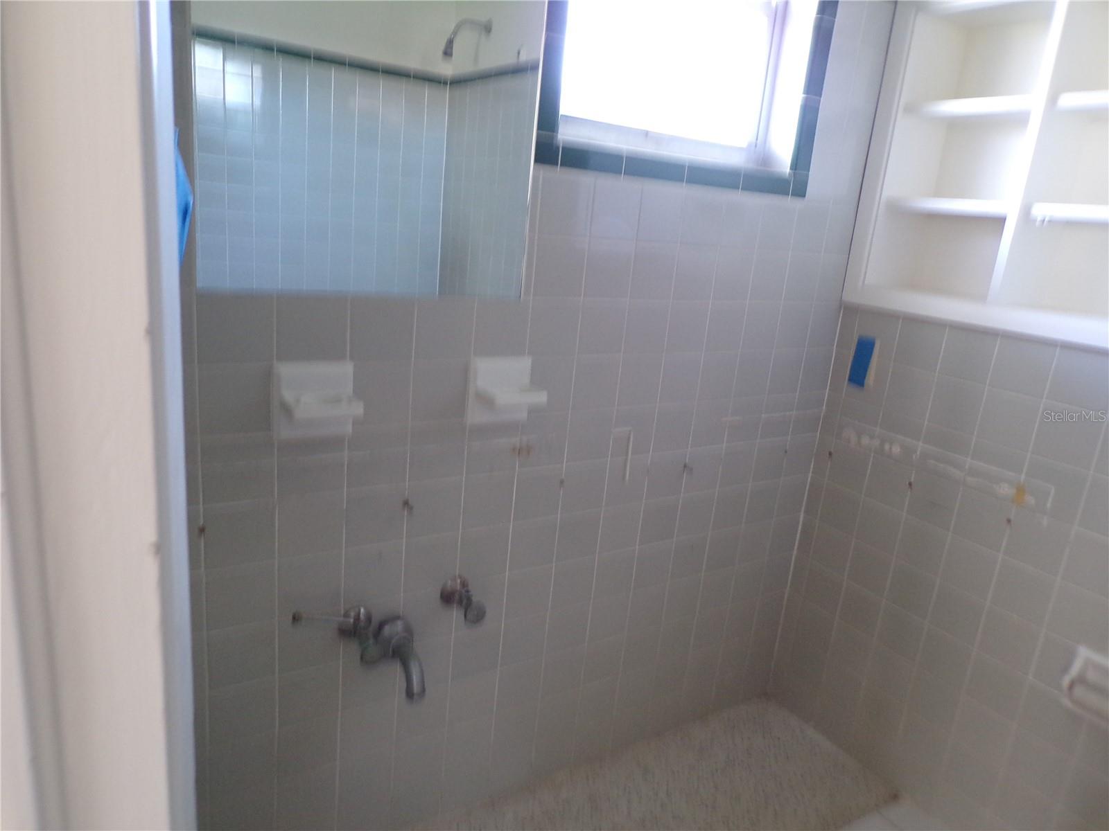 1124 Sunset Dr Property Photo 13