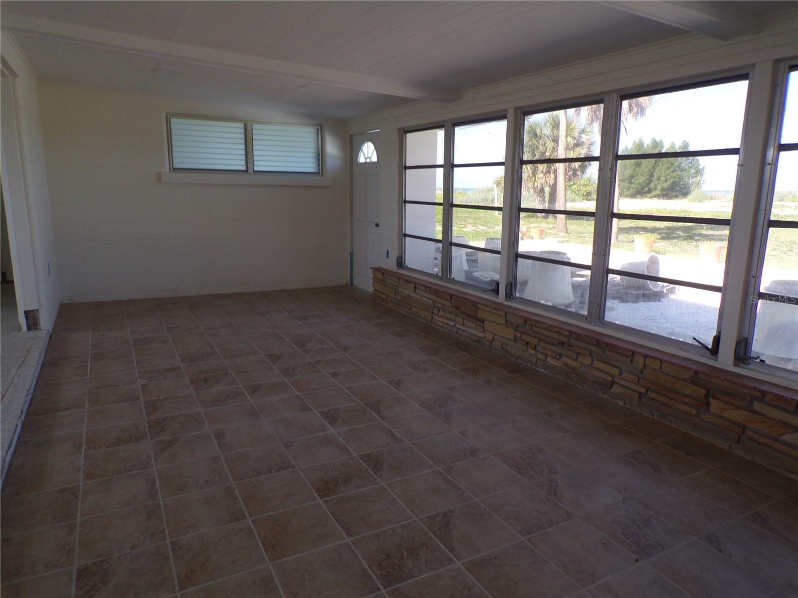 1124 Sunset Dr Property Photo 19