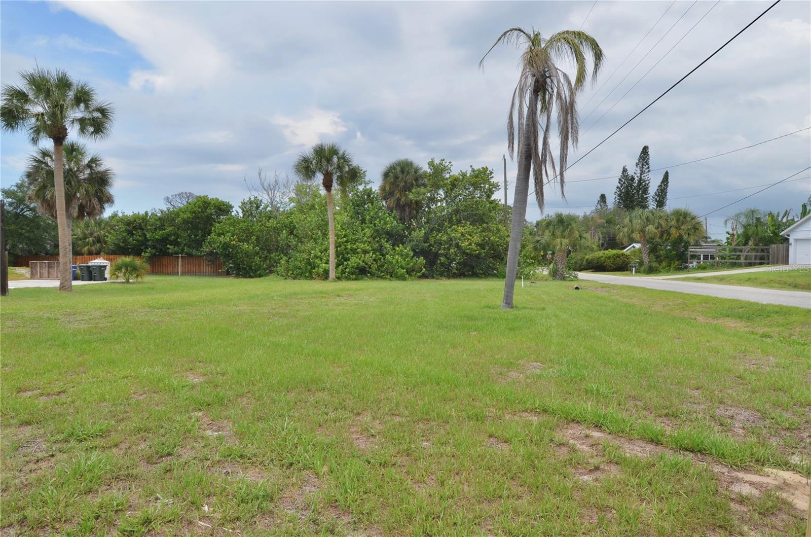 610 COQUINA CT