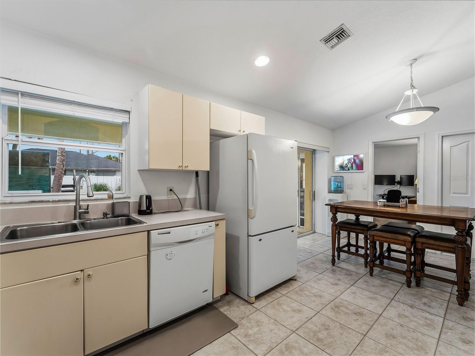 1768 Norvell Ave Property Photo 14