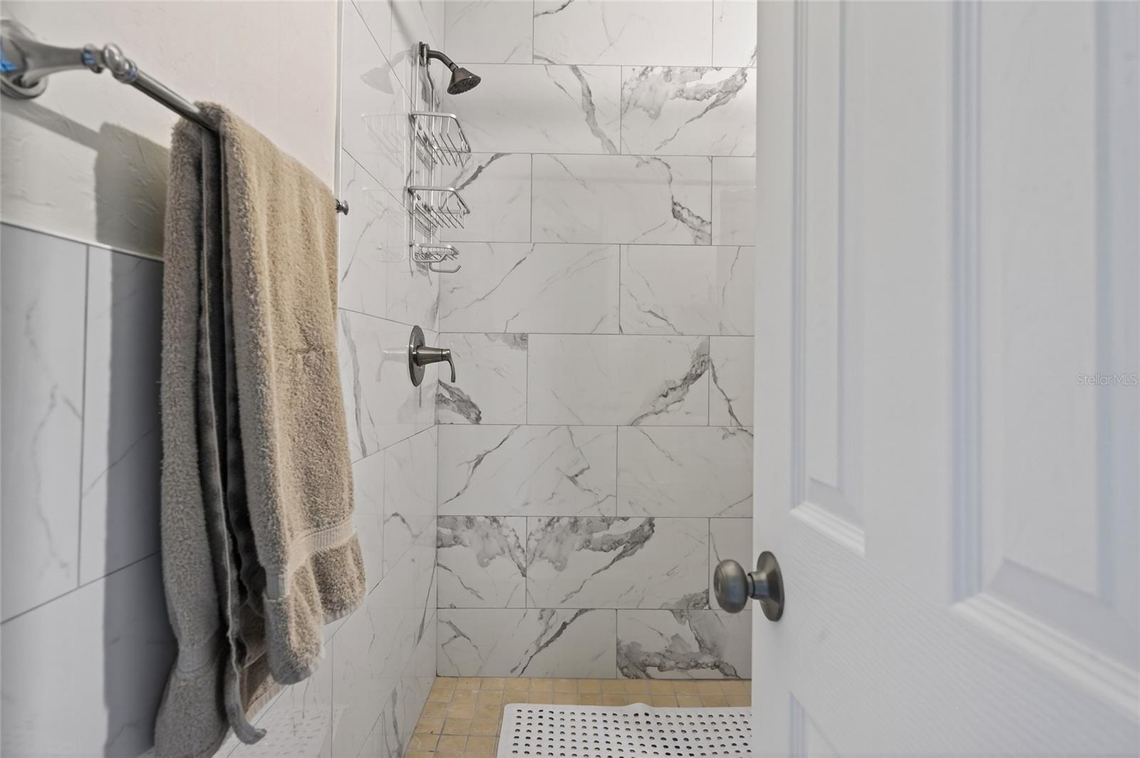 908 Villas Dr #29 Property Photo 13