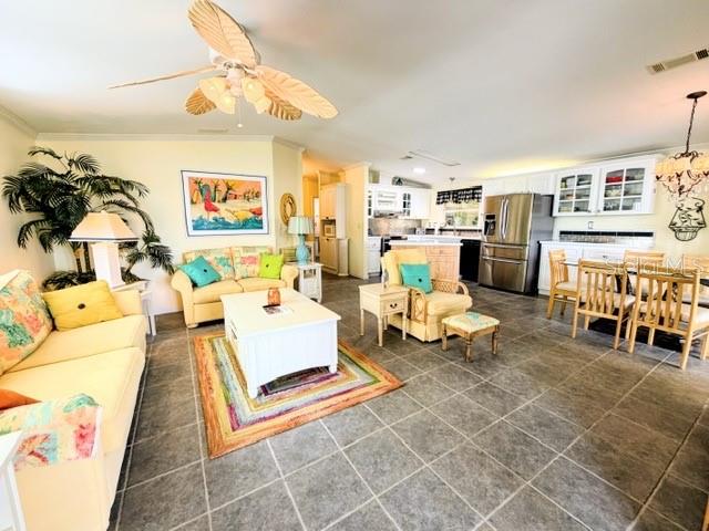 805 S Waterway Property Photo 4