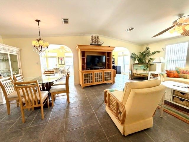 805 S Waterway Property Photo 7