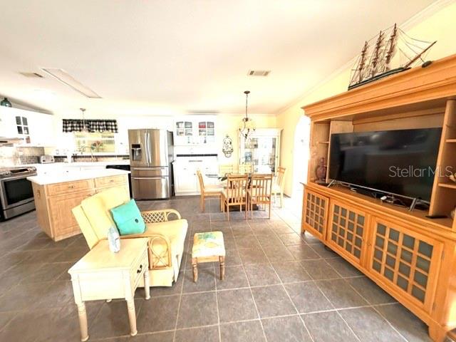 805 S Waterway Property Photo 8