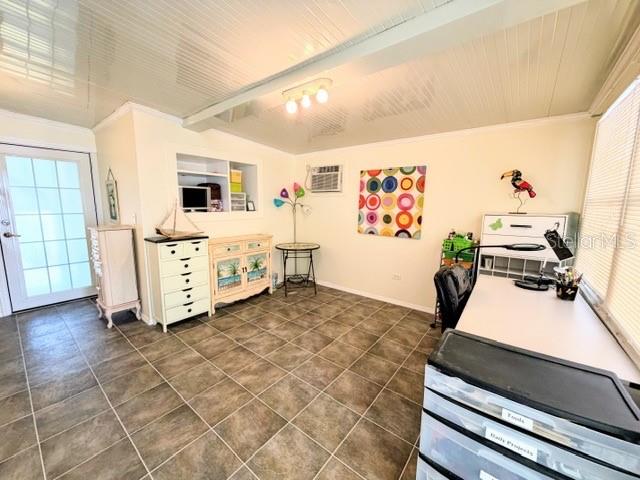 805 S Waterway Property Photo 12