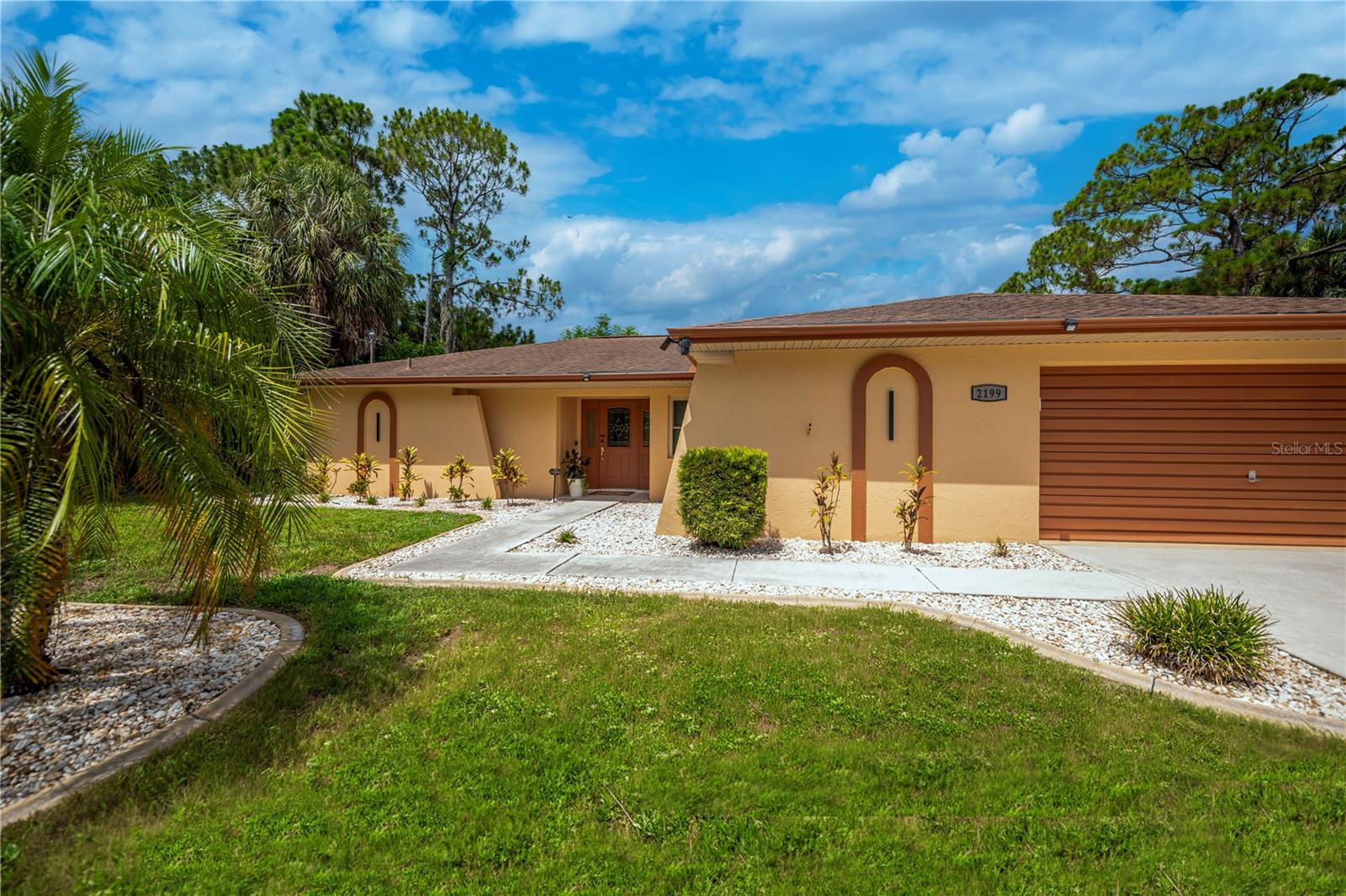 2199 Bendway Dr Property Photo 4
