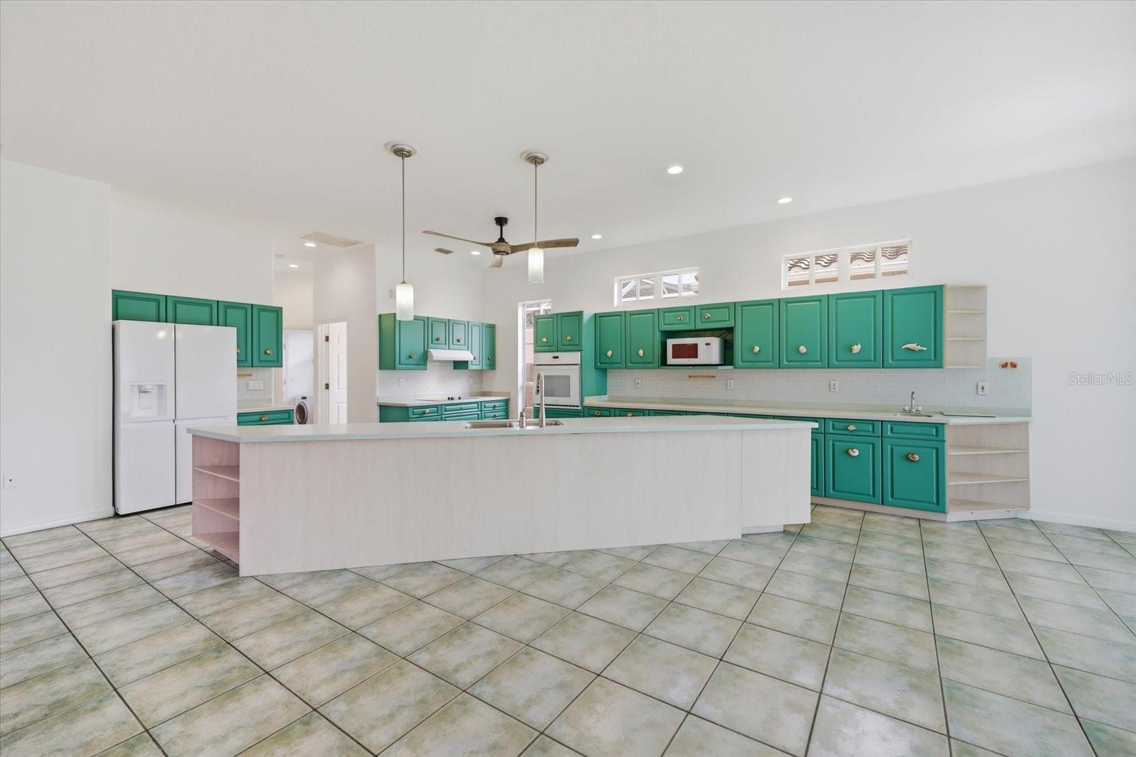 210 Rio Terra Property Photo 13
