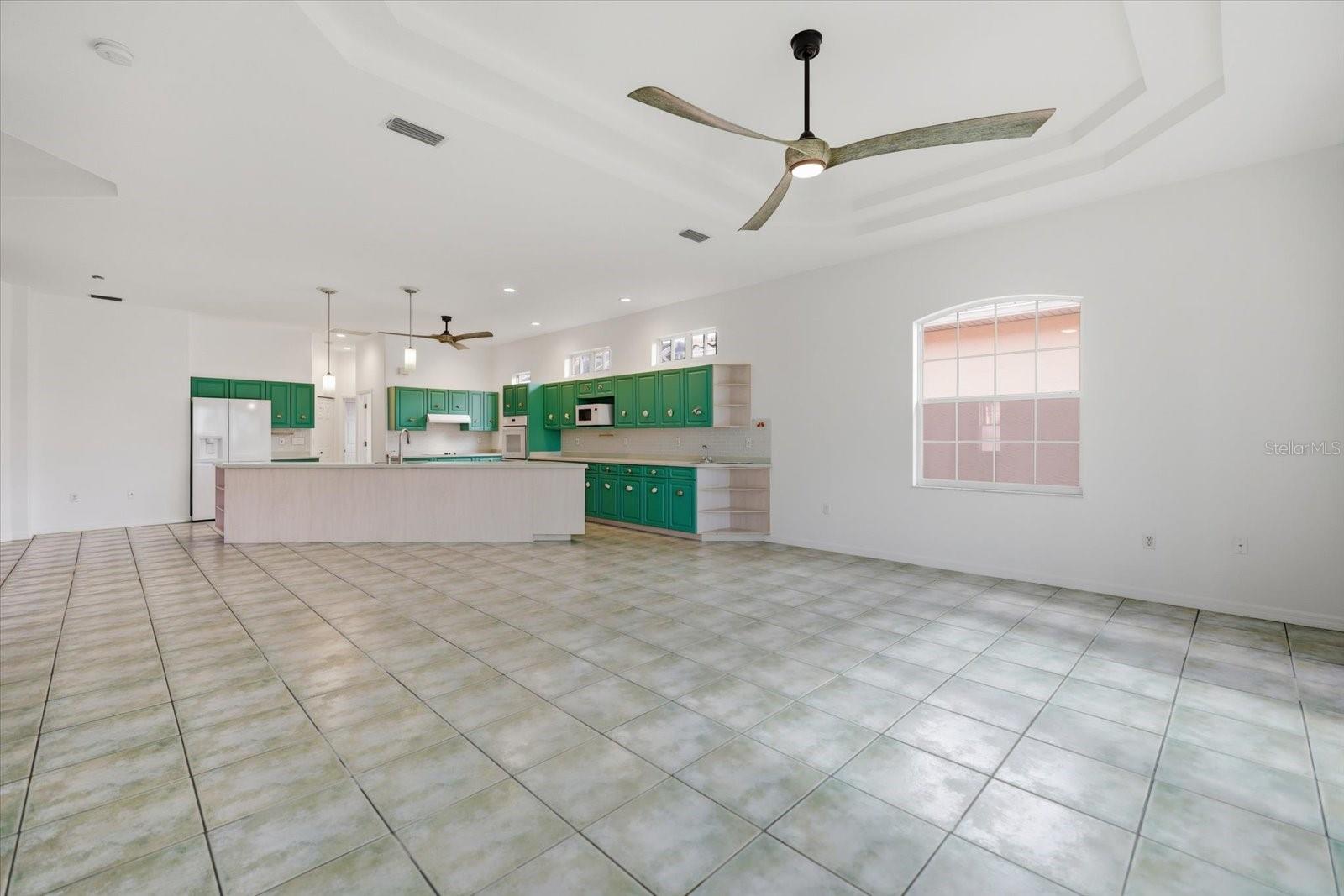 210 Rio Terra Property Photo 15