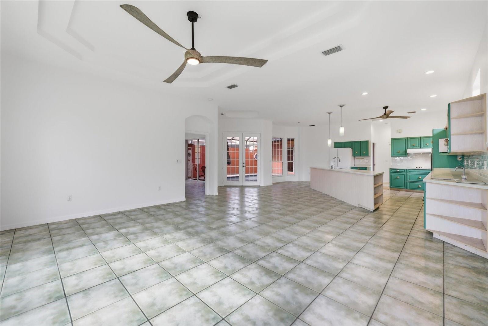 210 Rio Terra Property Photo 17