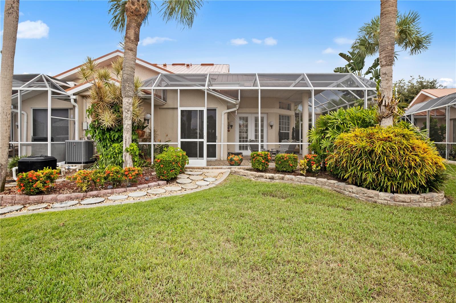 1217 Gorda Cay Ln Property Photo 8