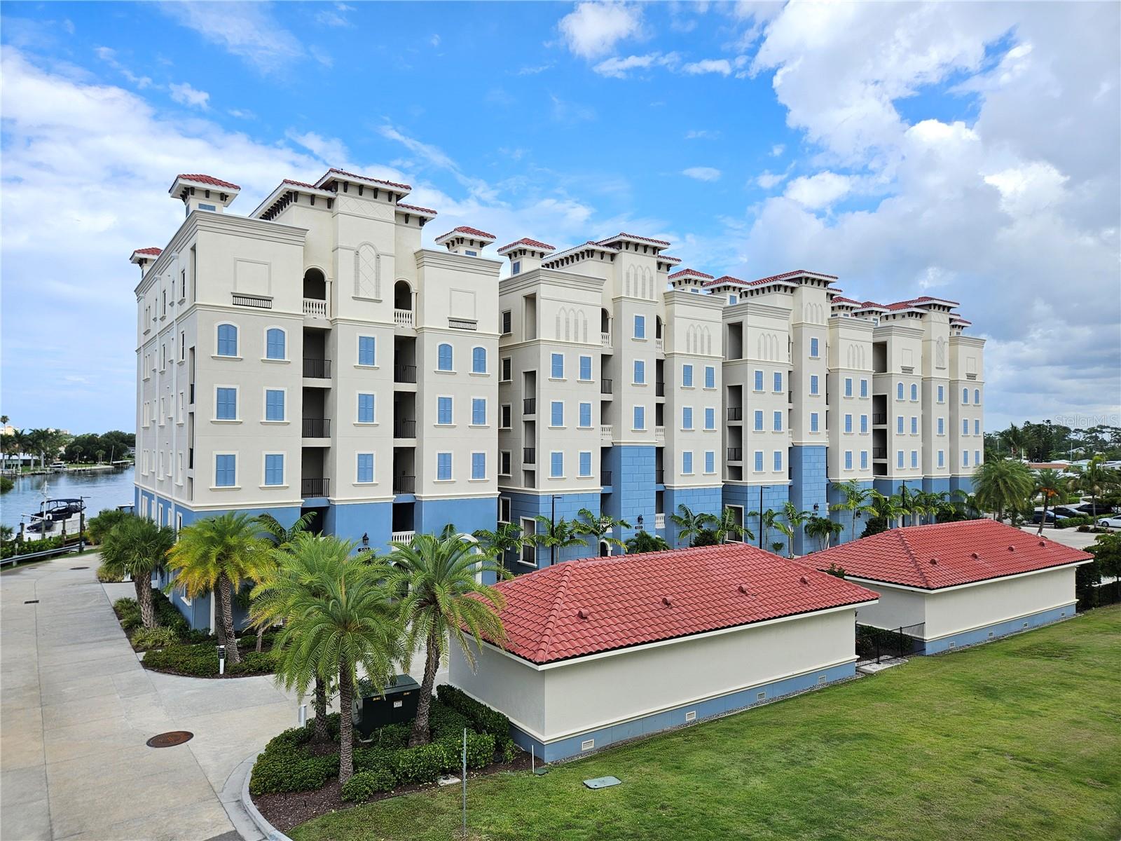 503 Tamiami Trl N #301 Property Photo 4