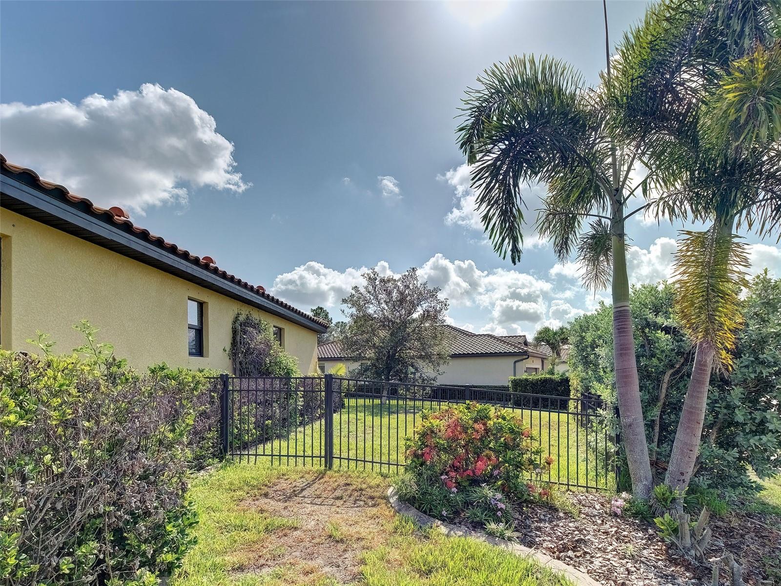 12390 Cinqueterre Dr Property Photo 5