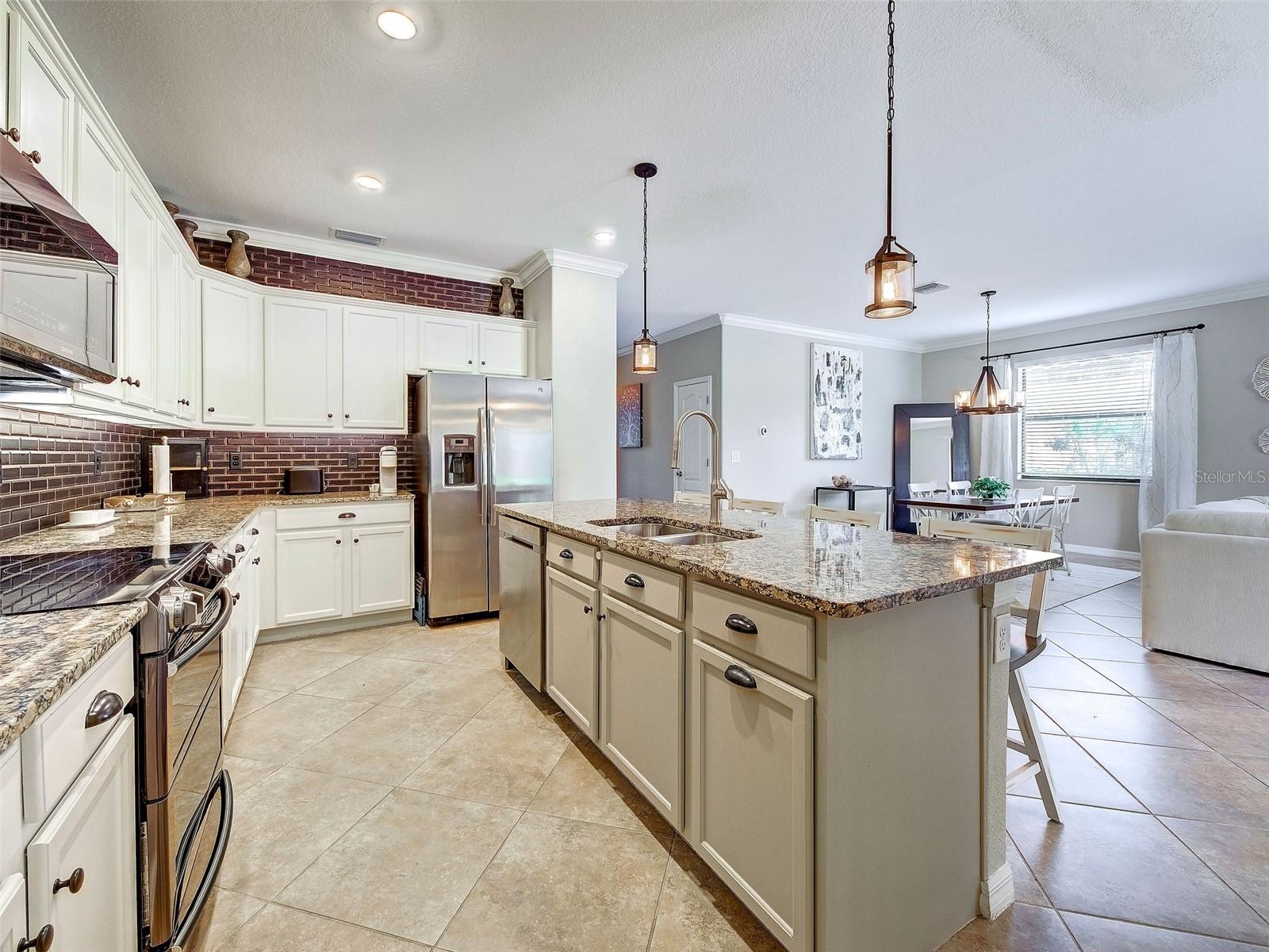 12390 Cinqueterre Dr Property Photo 41