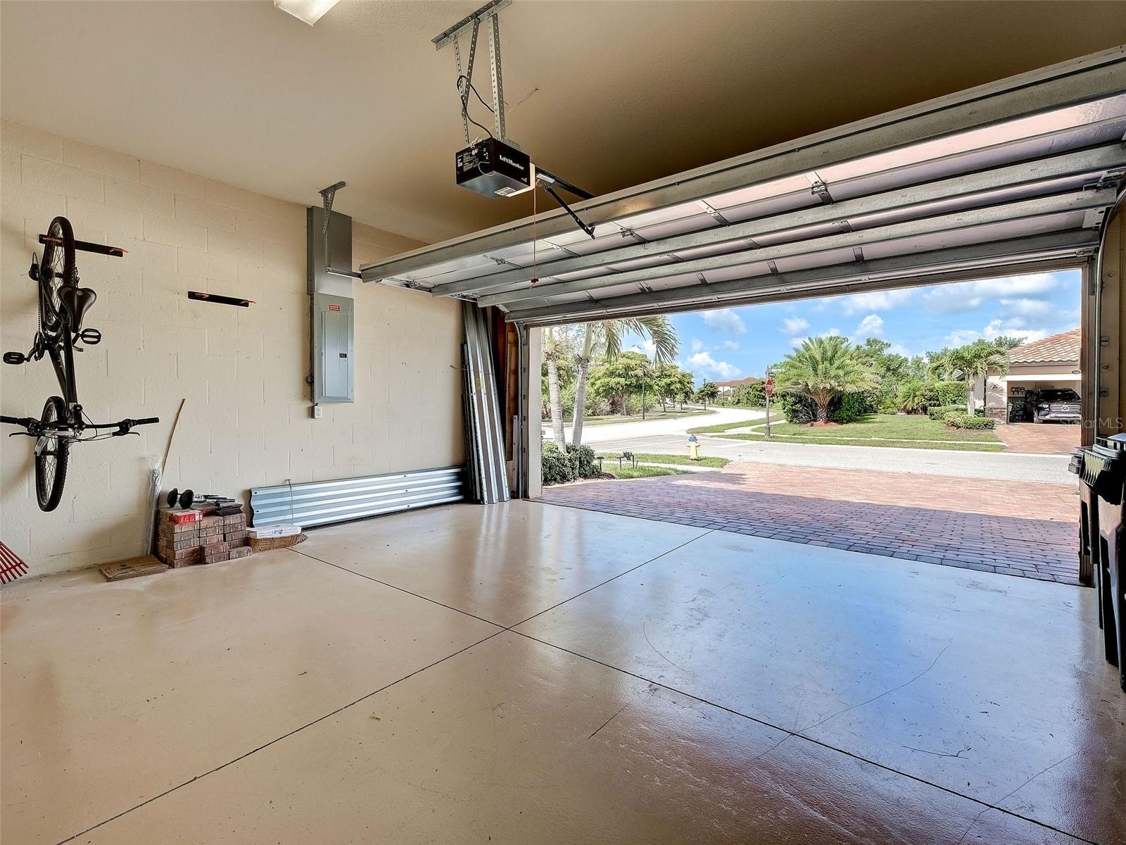 12390 Cinqueterre Dr Property Photo 68