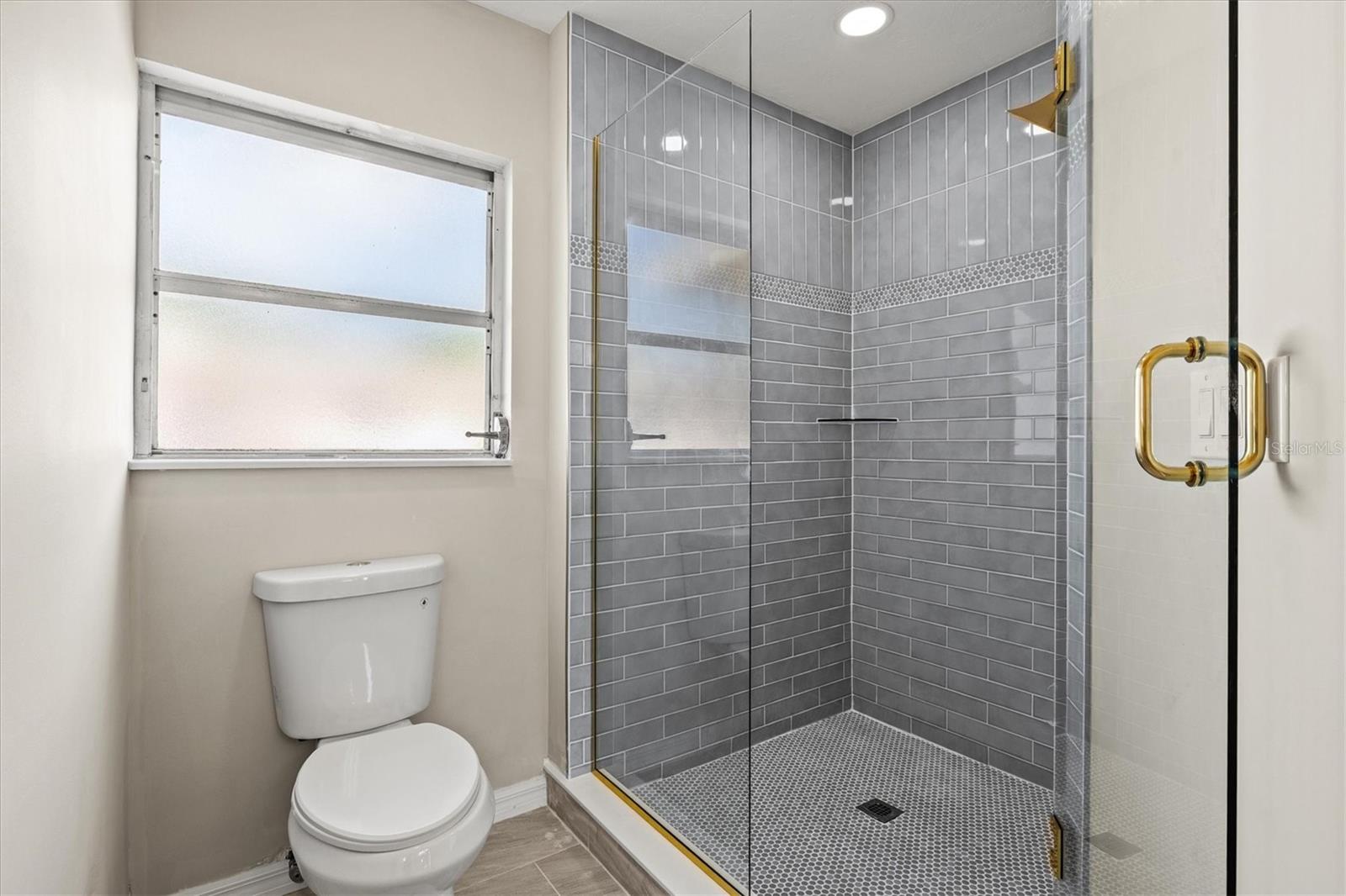 106 Aurora St E Property Photo 31