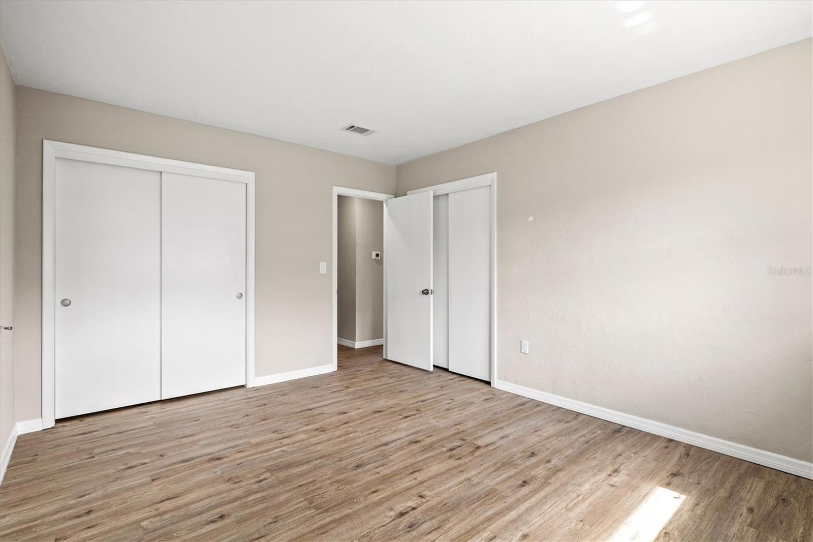 106 Aurora St E Property Photo 39