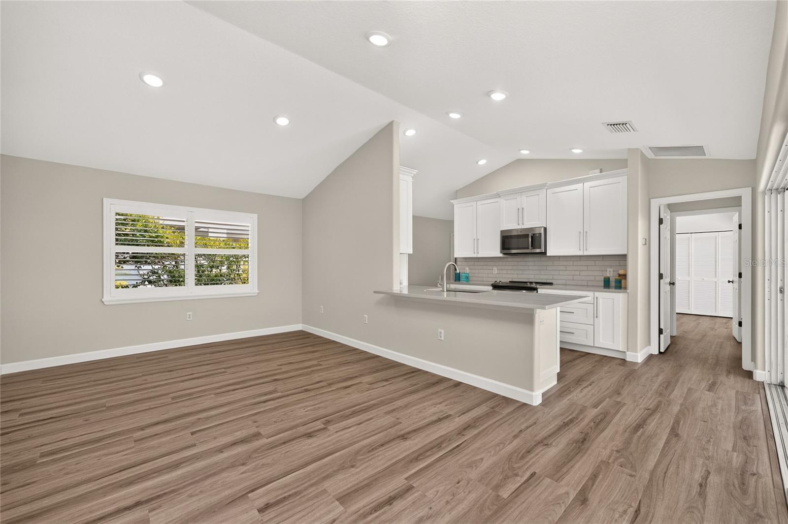 1251 Harbor Town Way Property Photo 12