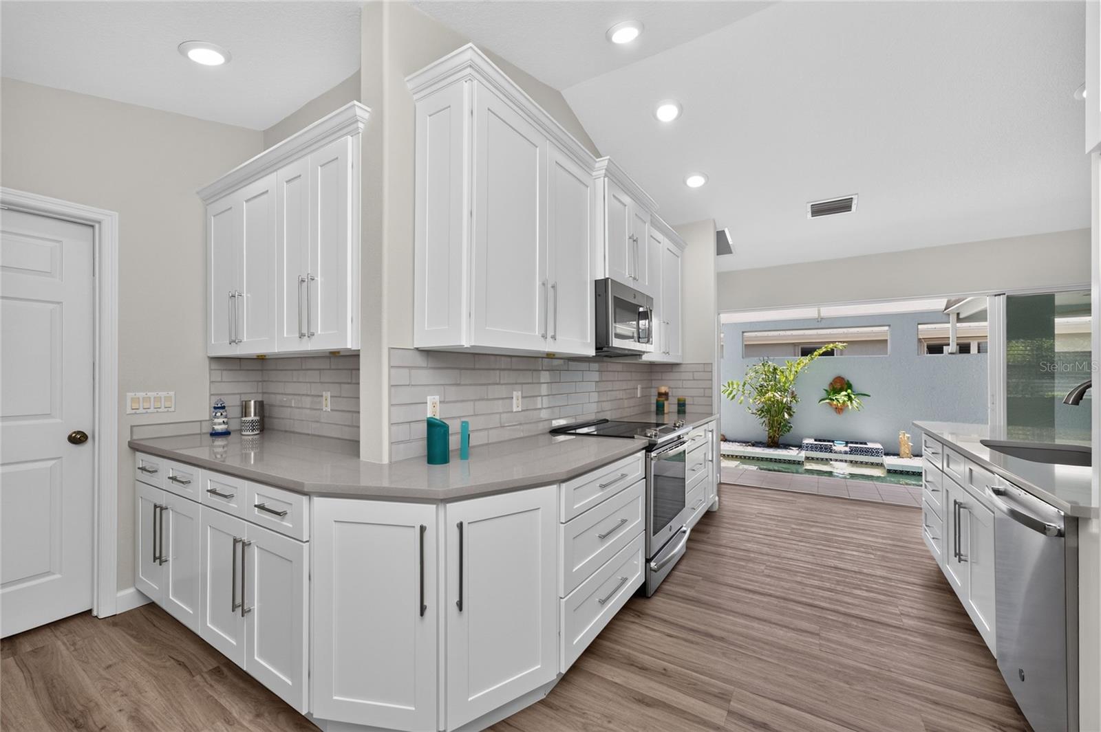 1251 Harbor Town Way Property Photo 14