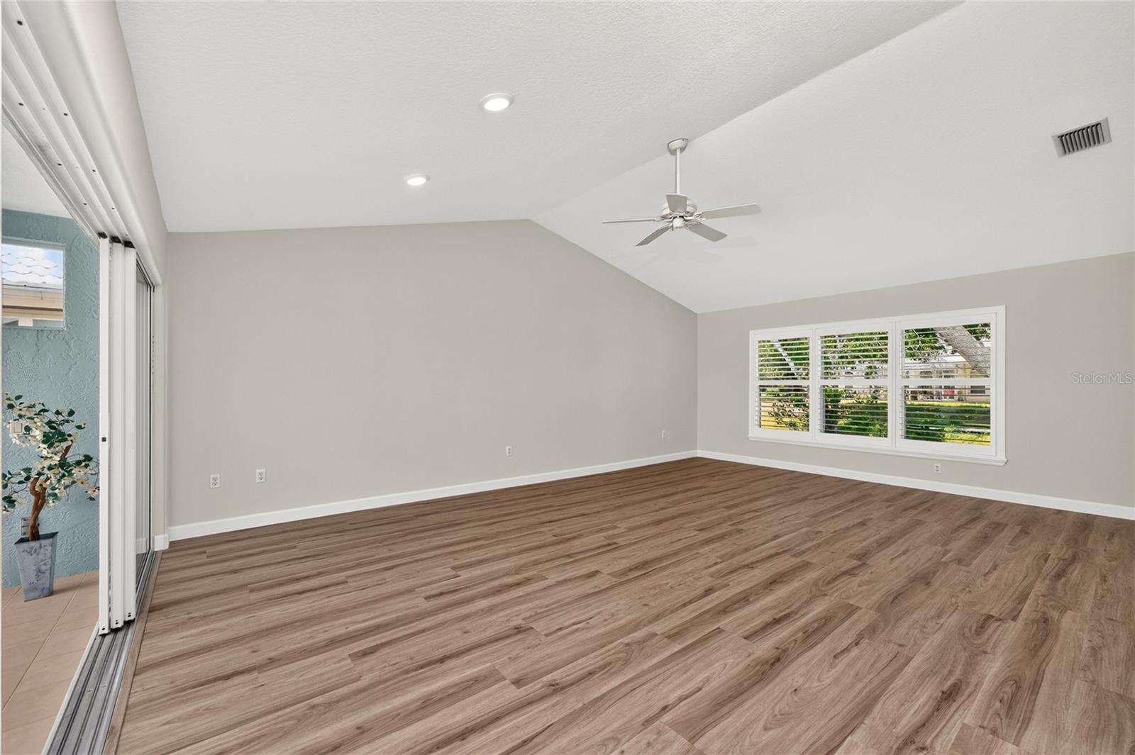 1251 Harbor Town Way Property Photo 16