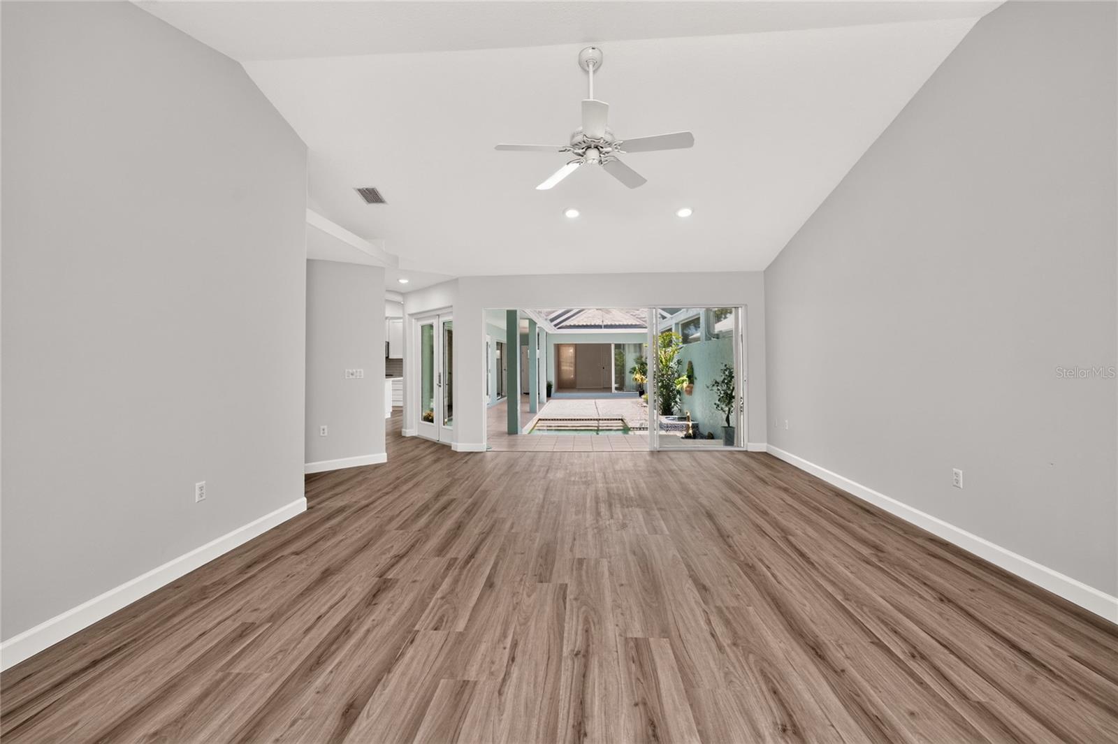 1251 Harbor Town Way Property Photo 17